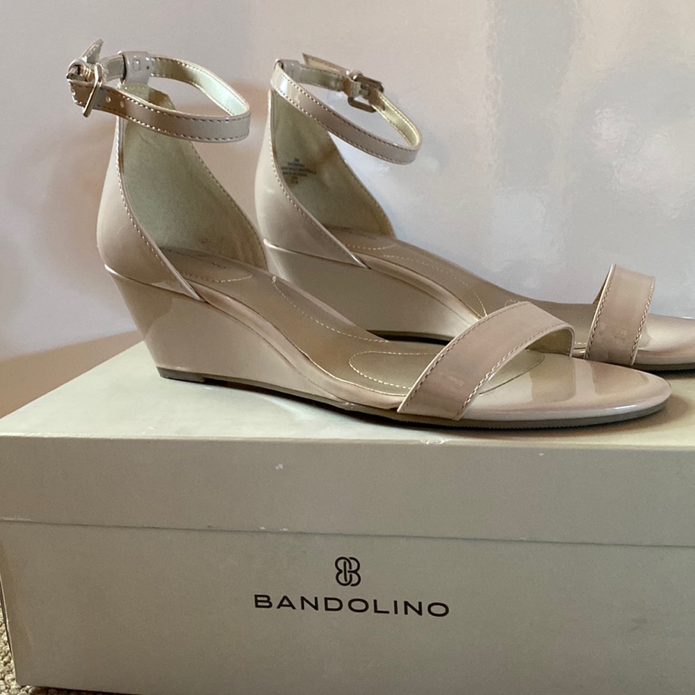 Bandolino wedge ankle strap sandals size 8M. Worn once.